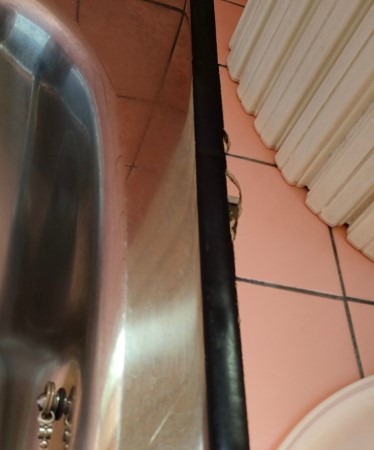 浴槽　タイル割れ　漏水